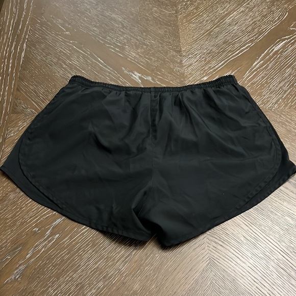 Nike tempo DRI-fit black running shorts - Picture 5 of 17